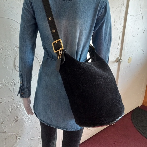 Coach Berkeley Duffle Sac in Black Suede 9010, Ruff-Out - Picture 9 of 16